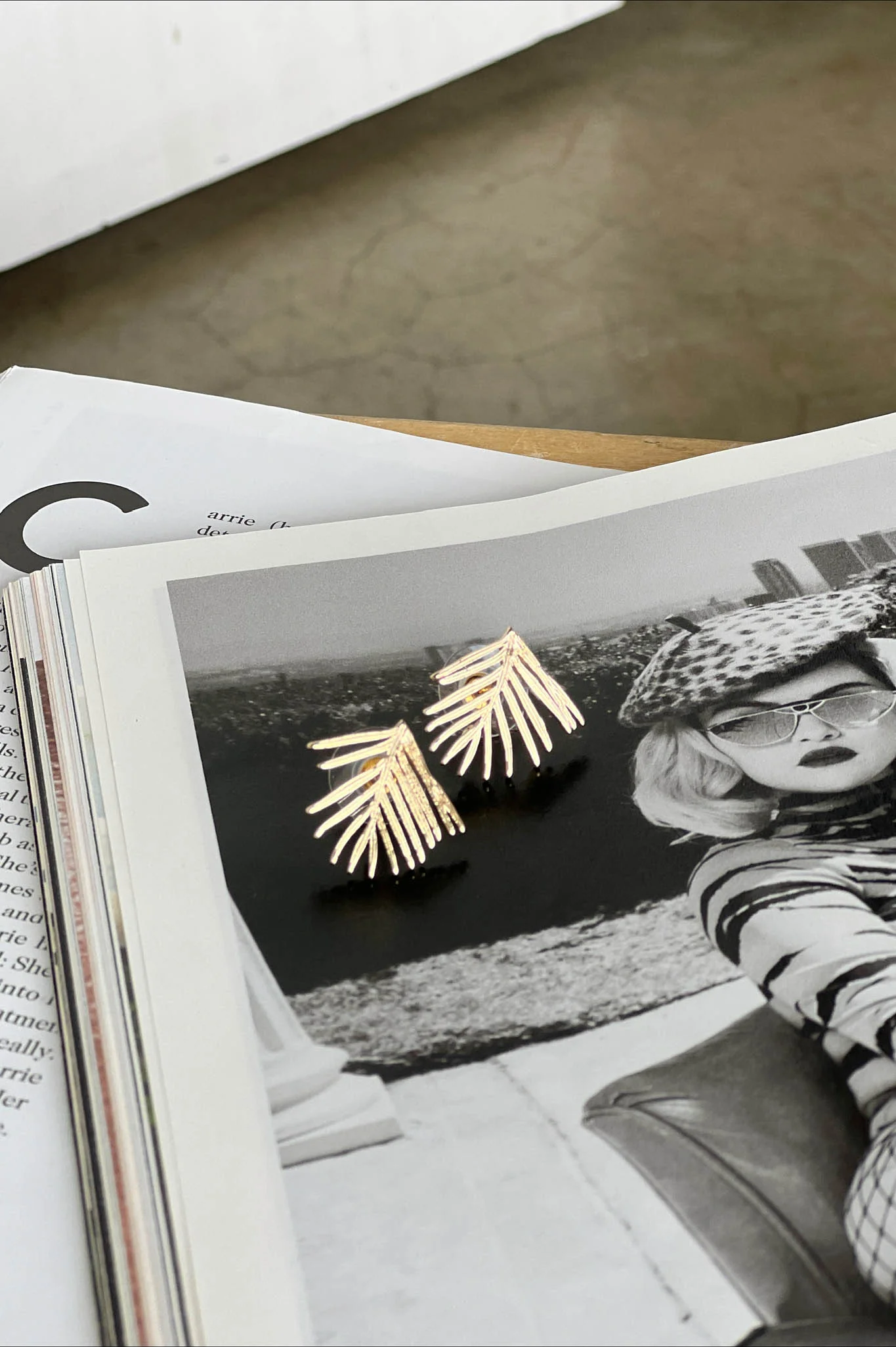 Breezy Vibe Earrings - Image 2