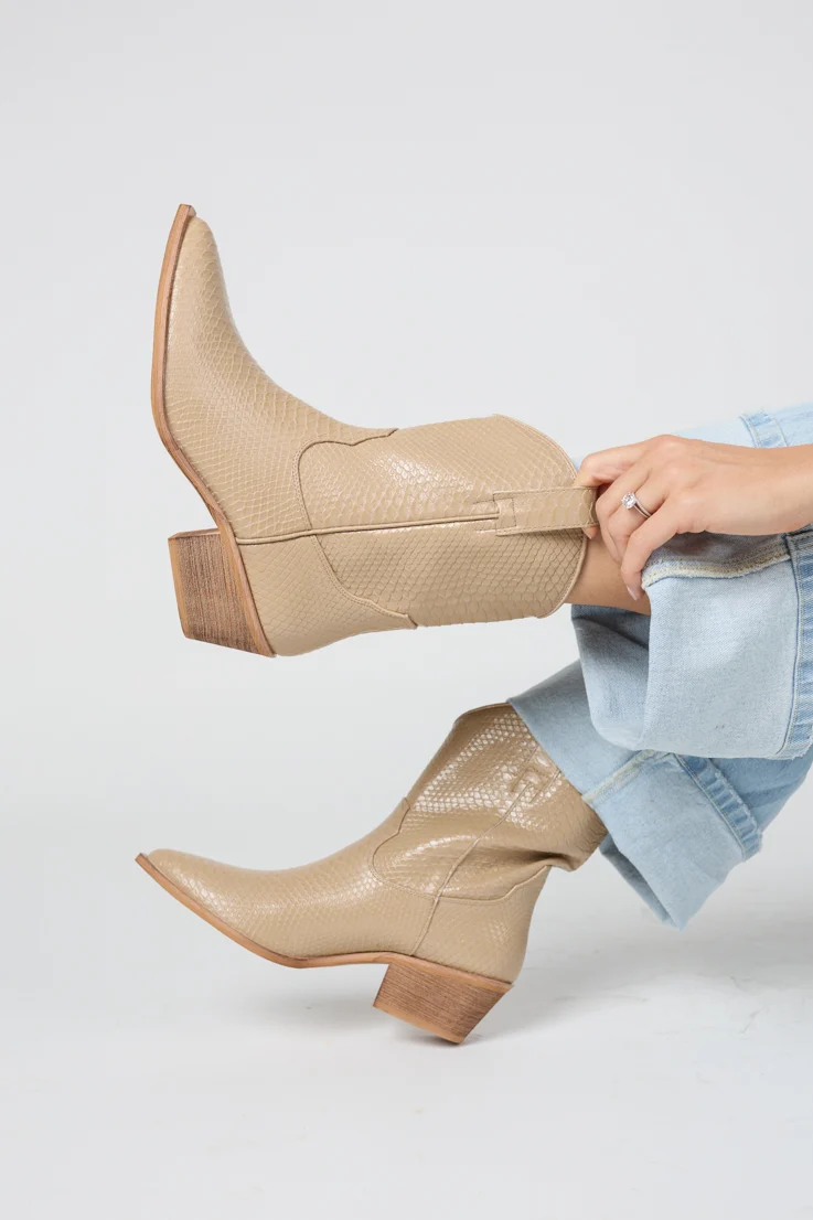 Karlie Boots