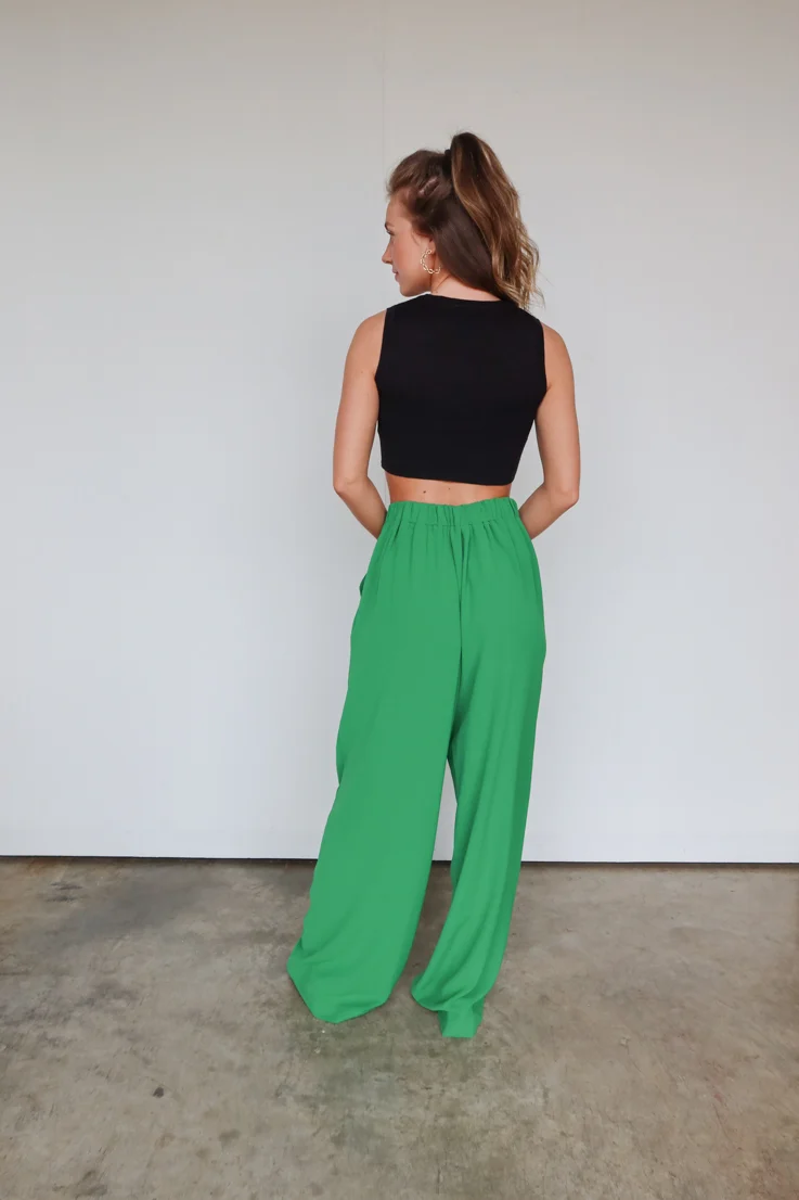 Minimalist Cropped Top - Image 4