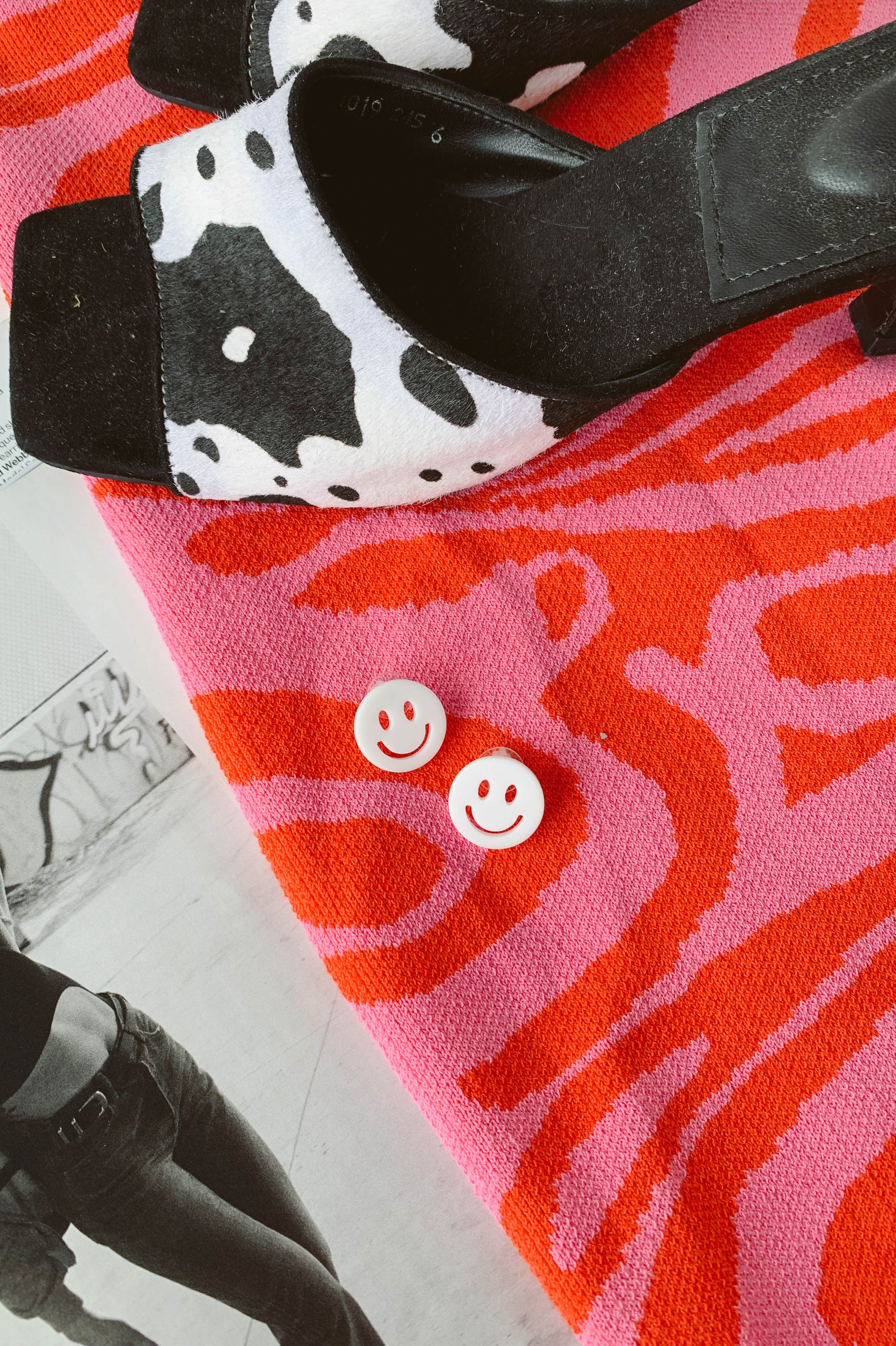 Nothing But Smiles Earrings - Image 3